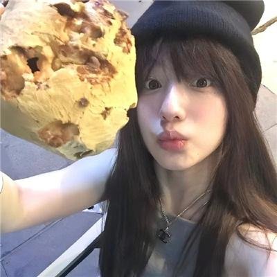 储物柜女孩